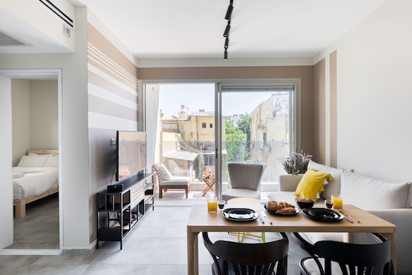 Apartment | Living area | Flat-screen TV - HighQuality TelAviv Apartment in theCity (Tel Aviv)
