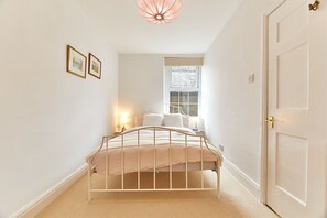 Nhà | 2 phòng ngủ, bàn ủi/dụng cụ ủi quần áo