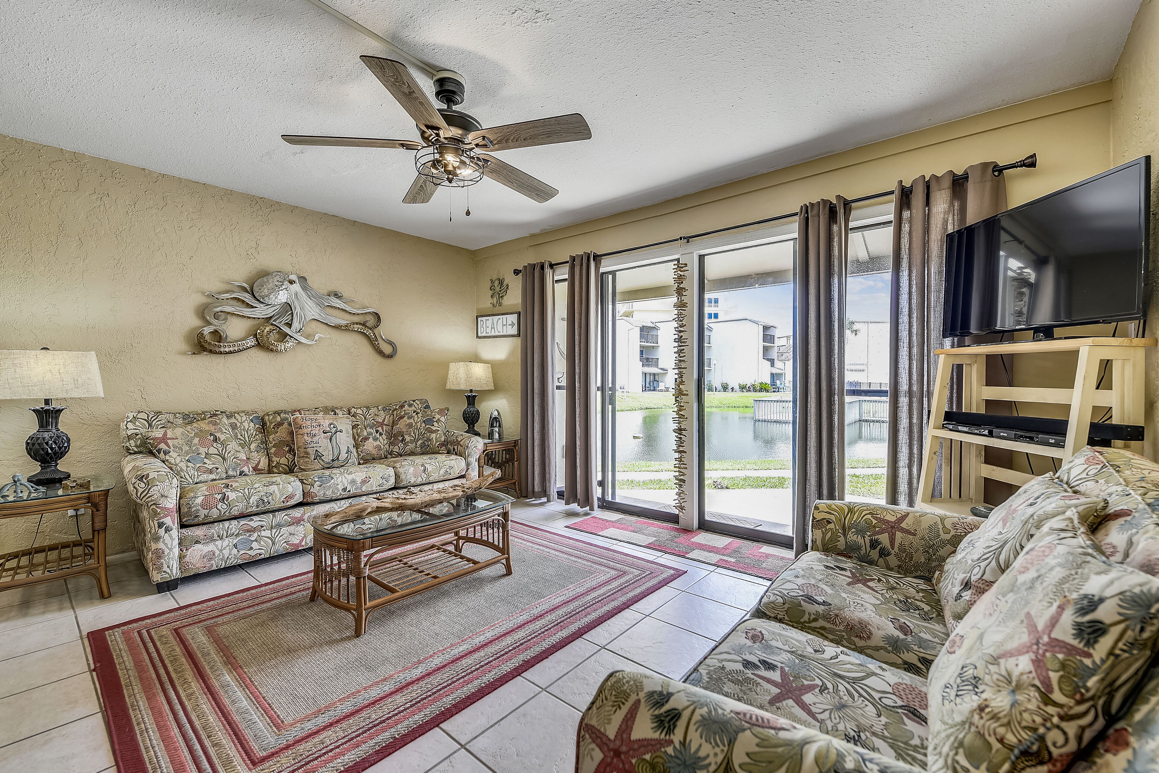 🐾FALL Savings! Dog-friendly beach condo ~ Winter $1800/mo🐾