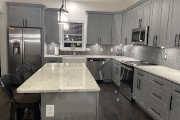 Frigorífic, microones, forn i placa de cuina