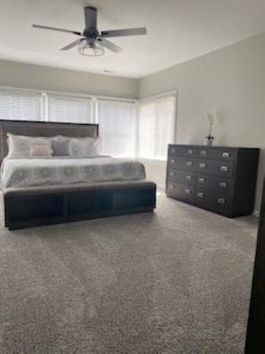 5 bedrooms, desk, iron/ironing board, free WiFi