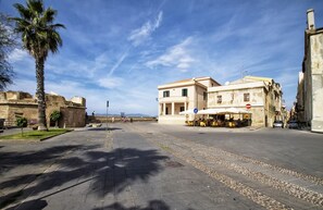 Exterior - Alghero Old Town. Chic Mediterranean Loft near the Sea. Sardinia (Alghero)