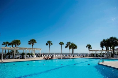 BEST OCEANFRONT & GOLF ON SEABROOK ISLAND!