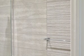 Maison | Salle de bain | Ensemble baignoire-douche