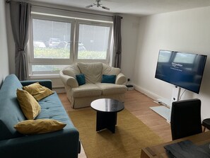 Smart TV, DVD player