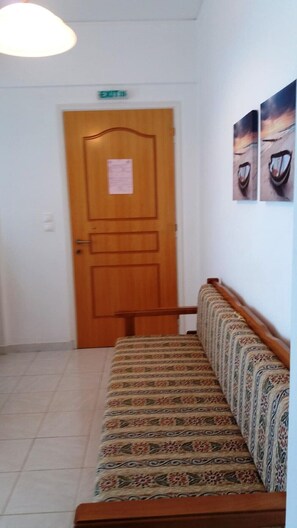 Interni