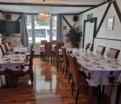 OYO Swan Inn, Heathrow Airport