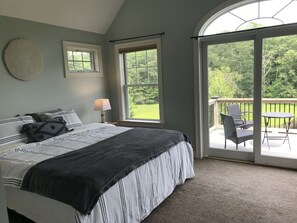 4 bedrooms, desk, iron/ironing board, travel cot