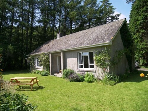 Glenauld Cottage -  a cottage that sleeps 6 guests  in 3 bedrooms