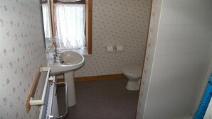 Unclassified image, 4 of 10, button - Ernambrie Cottage -  a cottage that sleeps 6 guests  in 2 bedrooms (Castle Douglas)