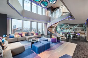 Míníbar, öryggishólf í herbergi, vinnuaðstaða fyrir fartölvur