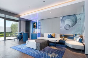 Minibar, in-room safe, laptop workspace, blackout curtains - W Changsha (Changsha)