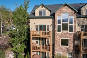 Exterior - Bigfoot’s Alpine Retreat MH710|By Powder Mtn |Hot Tub (Eden)
