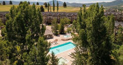 Bigfoot’s Alpine Retreat MH710|By Powder Mtn |Hot Tub