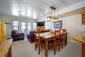 Interior - Bigfoot’s Alpine Retreat MH710|By Powder Mtn |Hot Tub (Eden)