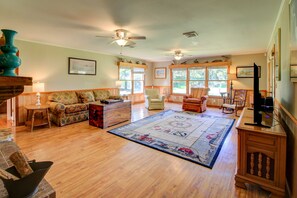 Smart TV, fireplace, video games, DVD player