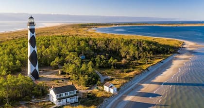SPACIOUS & PRIVATE PET FRIENDLY WATERFRONT HOME NEAR DOWNTOWN HISTORIC BEAUFORT