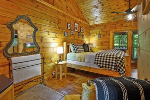 1 bedroom, iron/ironing board, WiFi, bed sheets - Location! Log Cabin,Hot Tub,Fireplace,Pool,Fishing! (Sevierville)