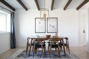 Dining - Succulent House - Near La Jolla & UCSD AC & EV (San Diego)