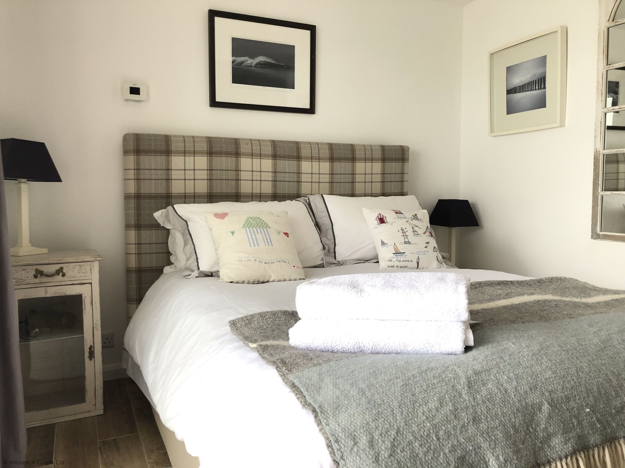 2 bedrooms, iron/ironing board, WiFi