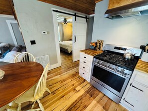 2 Schlafzimmer, Schreibtisch, kostenloses WLAN, Bettwäsche