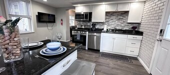 100% renovated House 8 minutes to downtown