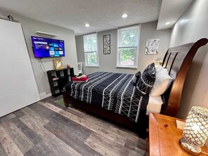 2 habitaciones, escritorio, tabla de planchar con plancha y wifi gratis