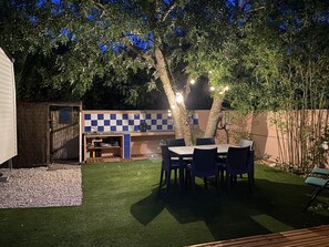 Outdoor dining - Mobil Home Dans un Écrin de Verdure (Hyères)