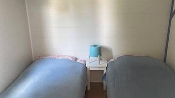 2 chambres, fer et planche à repasser, lit parapluie, Wi-Fi gratuit