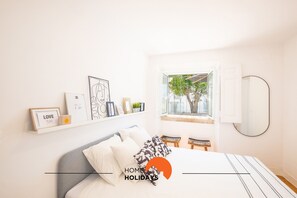 3 chambres, fer et planche à repasser, accès au Wi-Fi (inclus)
