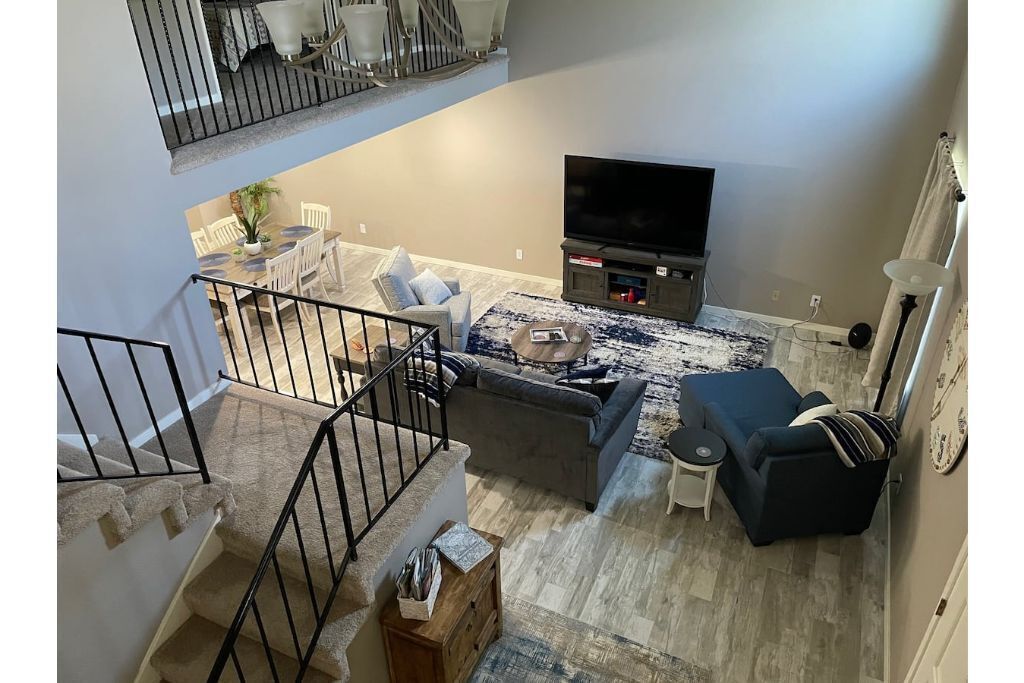 Perfect Old Town Location - 3 Bedroom Town Home