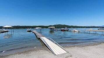 Beach nearby, sun-loungers