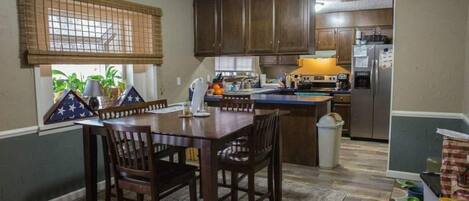 تناول الطعام