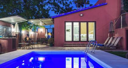 Villa Acogedora de Diseño Actual