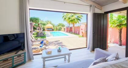 Villa Acogedora de Diseño Actual