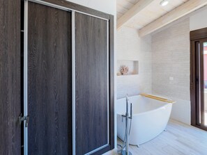 Een bad, een bidet
