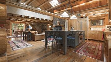 TV, fireplace, DVD player