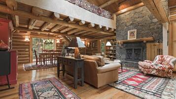 TV, fireplace, DVD player