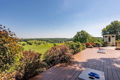 Beautiful New Cottage w/ Endless Hilltop Views