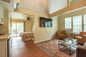 Smart TV, fireplace