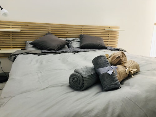 Aydeshouse - Santa Viola