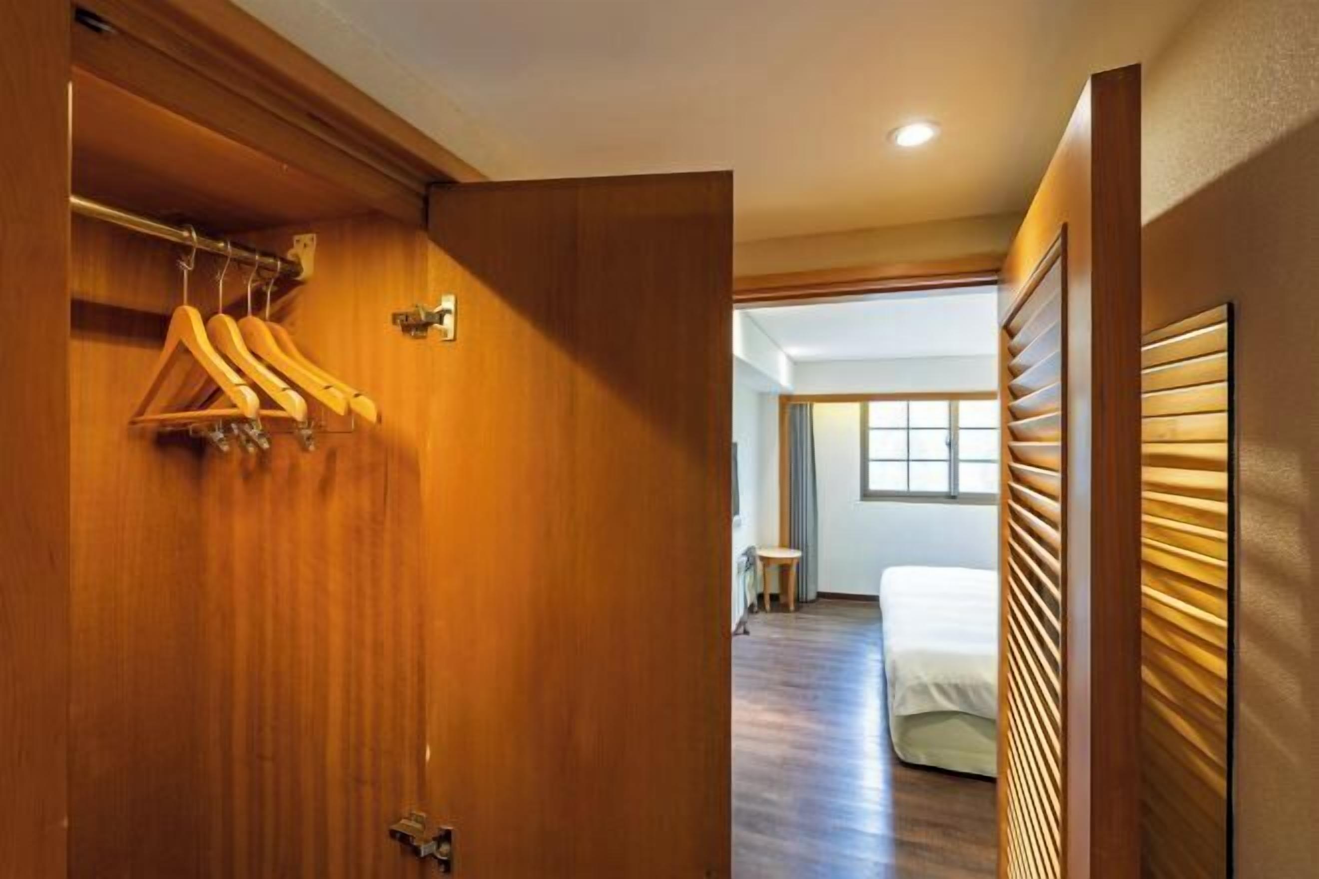 Cots/infant beds