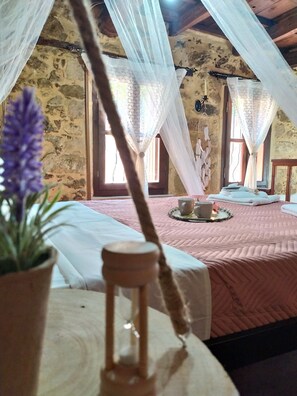 1 chambre, fer et planche à repasser, accès au Wi-Fi (inclus)