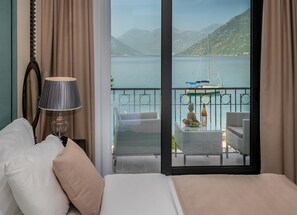 Deluxe Room, 1 King Bed with Sofa bed, Balcony, Sea View | Memory-foam beds, free minibar items, individually decorated - Palazzo del Mare - Essenza (Dobrota)