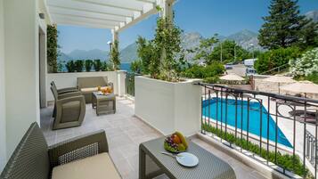 Deluxe Room, 1 King Bed with Sofa bed, Balcony, Sea View | Memory foam beds, free minibar items, individually decorated
