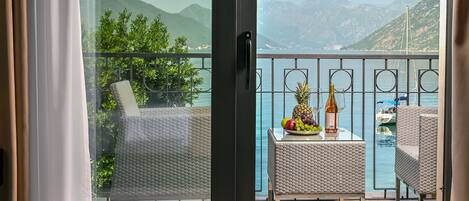 Superior Double Room, 1 King Bed with Sofa bed, Sea View | Terrace/patio