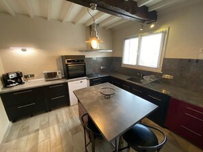 ميكروويف، فرن، غسالة أطباق، غلّاية كهربائية