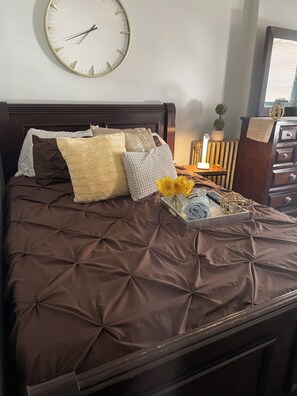 3 bedrooms, desk, iron/ironing board, free WiFi