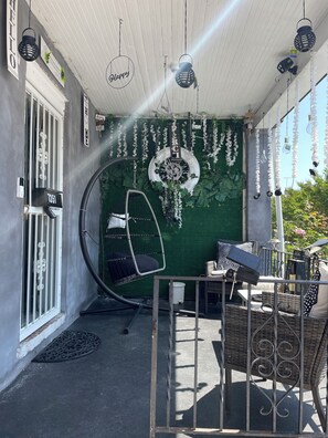 Terrace/patio - 3-bedroom vacation home 8 minutes from University of Pennsylvania (Philadelphia)