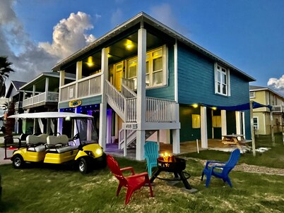 POOL! Elevator! WALK to BEACH! Game Room!Boat Parking, heated pool access